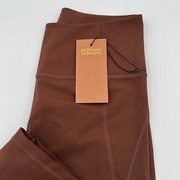 Girlfriend Collective| Kona Compressive High-Rise Legging - Picture 4 of 5